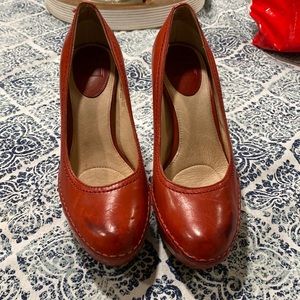 Beautiful comfortable heels great condition a lot of life in them
